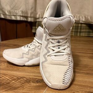 Men’s Adidas sz 9 D.O.N. Cloud White Basketball Shoes
